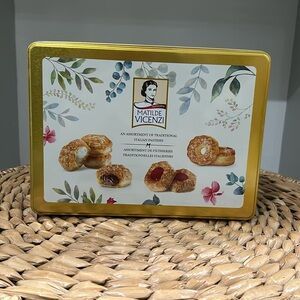 Beautiful Tin Box from Italian Cookies